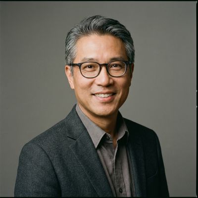 男同网首席导演陈铭远